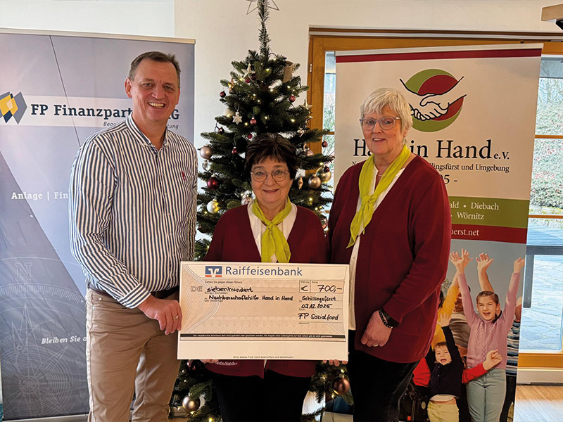 Stefan Gruber und der FP Sozialfonds e.V. für die Nachbarschaftshilfe Hand in Hand